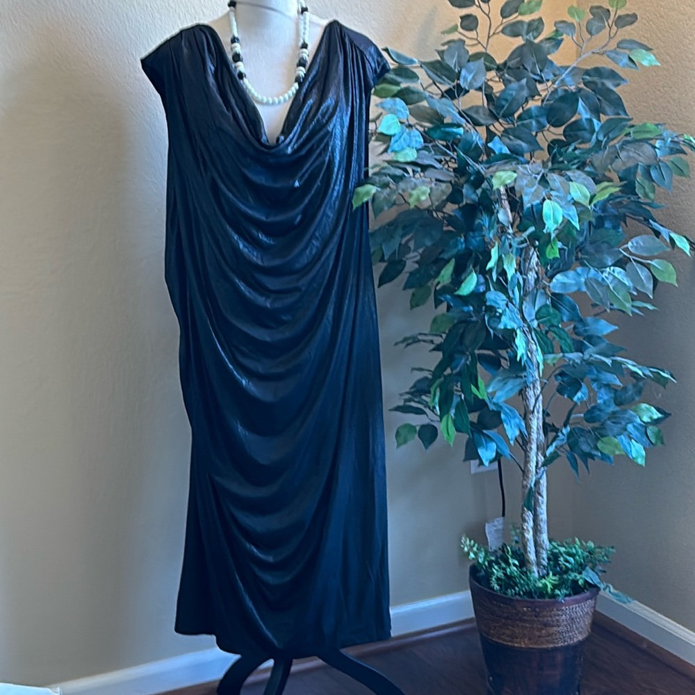 Avenue Gray Sleeveless Ruched Dress, NWOT, Size 30-32